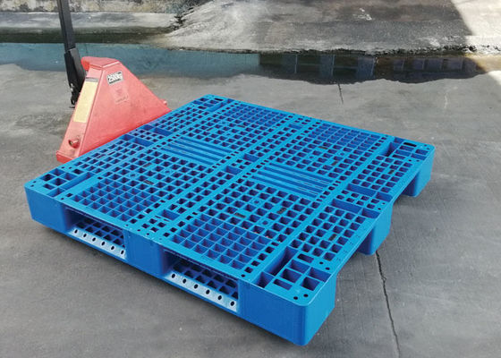 2000kg op zwaar werk berekend Plastic Pallets8pcs Staal die binnen versterken
